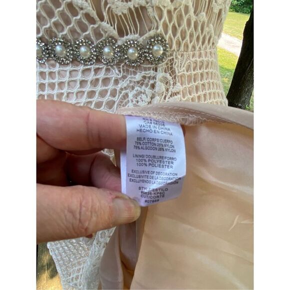 City Triangle Women's Ivory Nude Floral Lace Jewel Waist Cocktail Dress Size 6 - Picture 6 of 8
